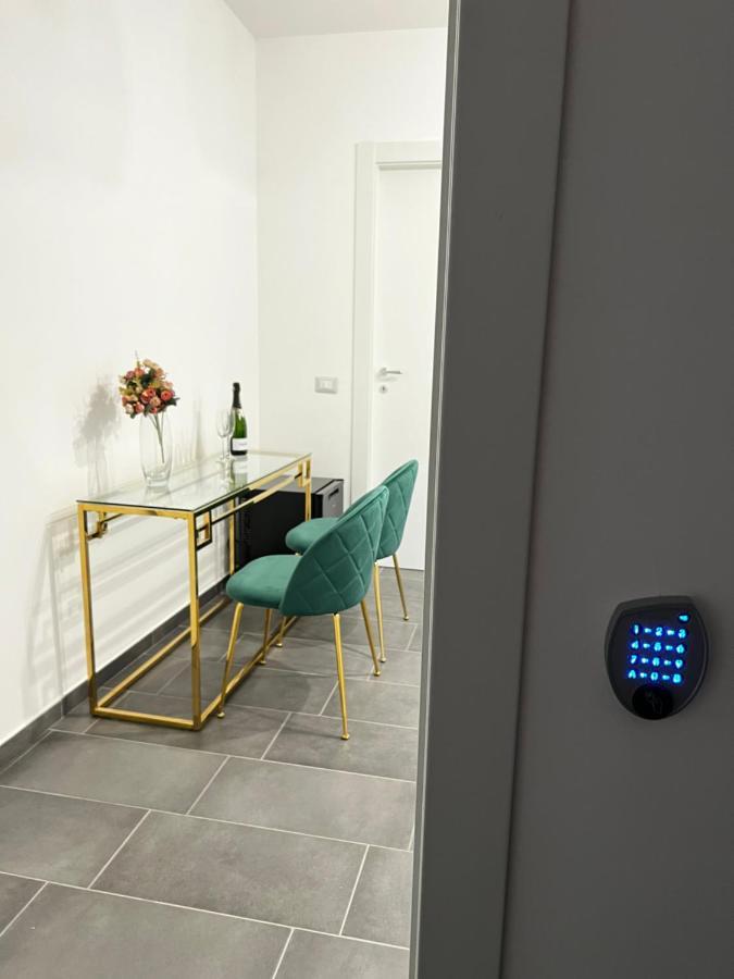 Habitat Luxury Suites Bellona Bagian luar foto
